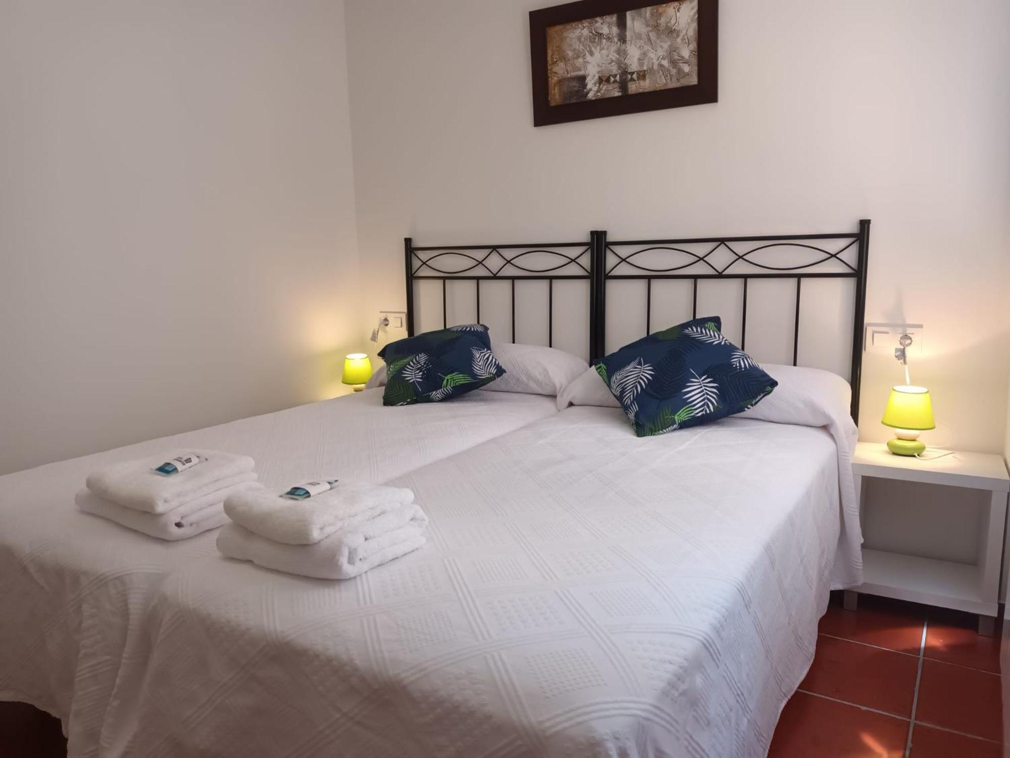 Apartamentos La Piedra En Pleno Centro Historico Con Dos Dormitorios Y Dos Banos Najera Exterior photo